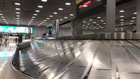 luggage claim line in airport