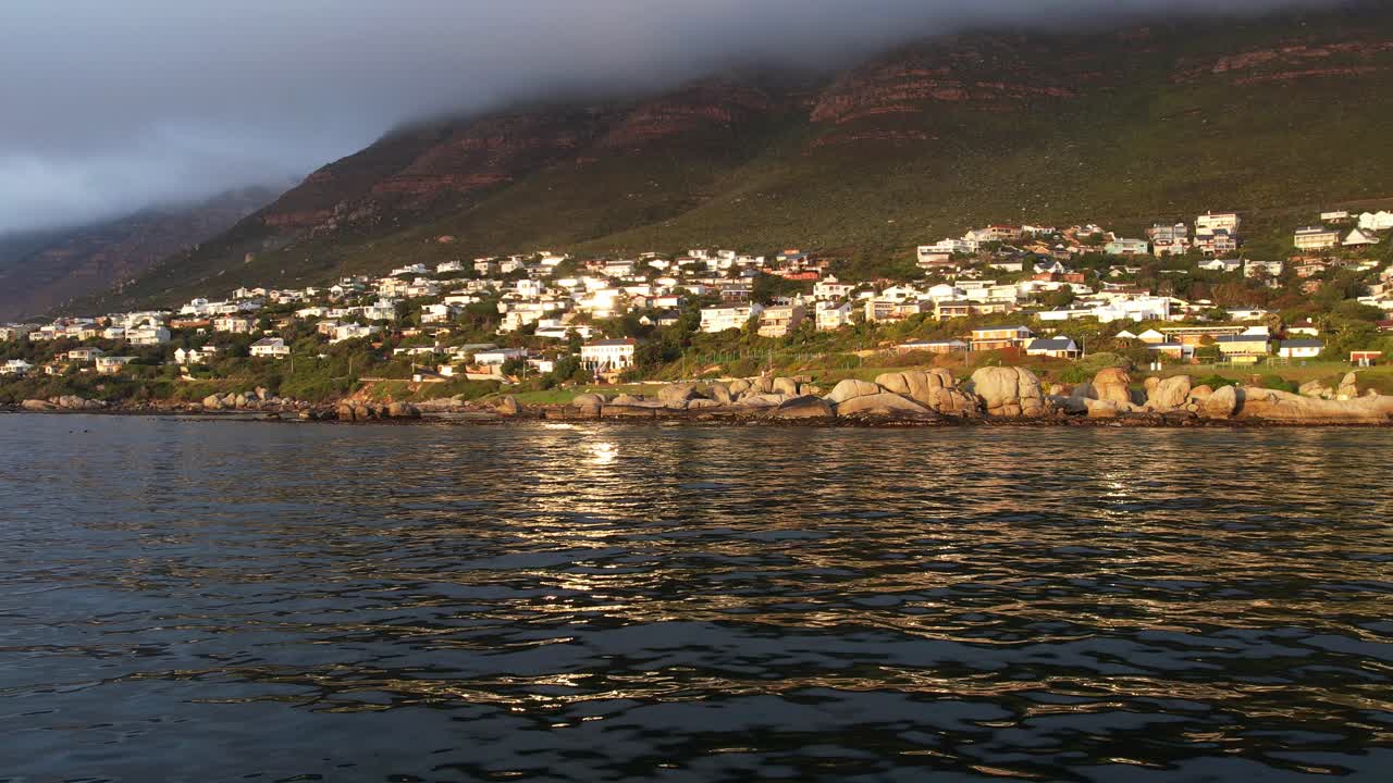 Quang cảnh biển của thị trấn ven biển Simonstown