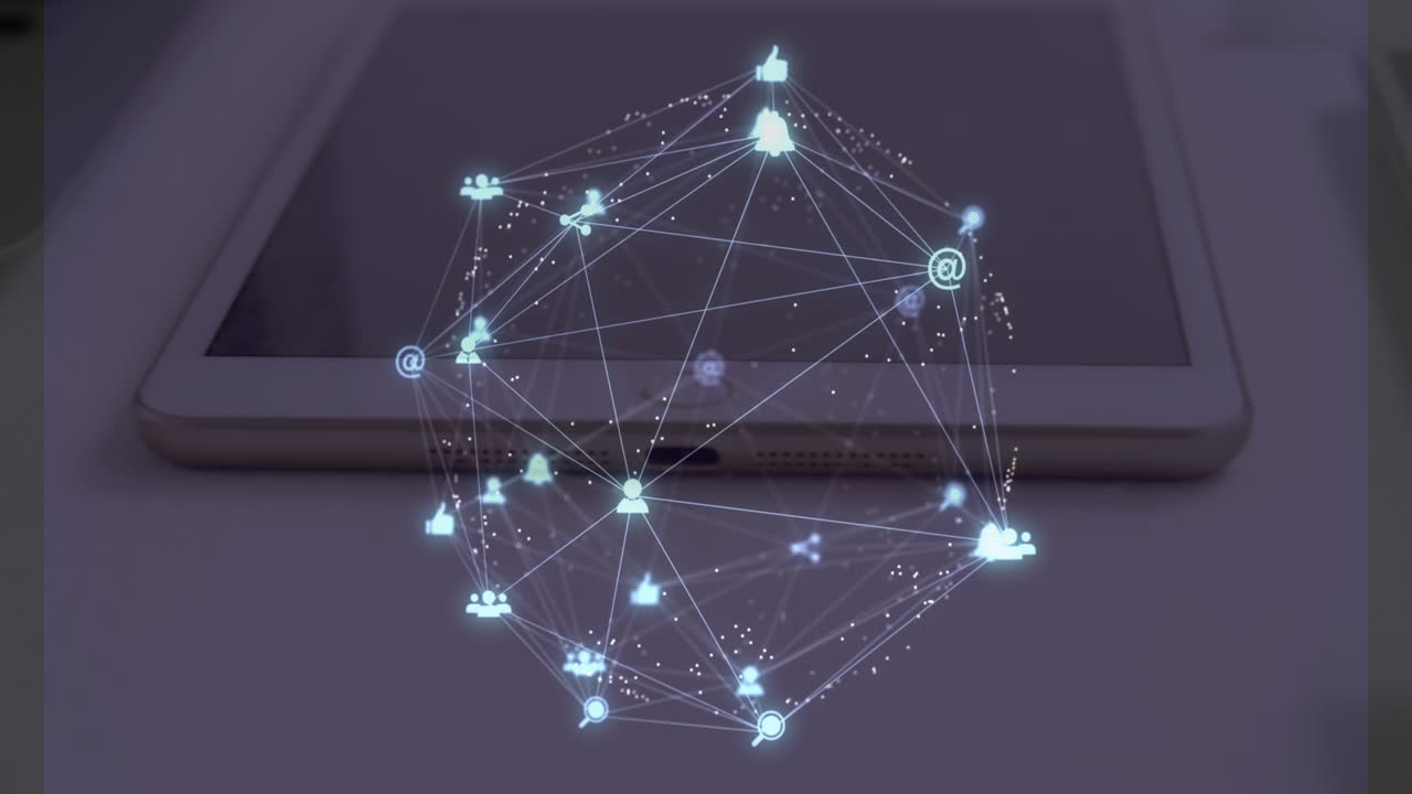 video compuesto digital de iconos digitales contra una tableta digital en el fondo