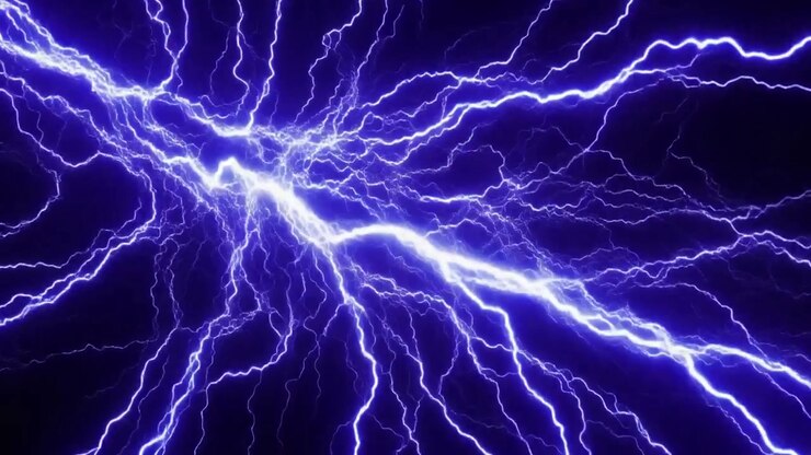 Intensi fulmini elettrici che si sprigionano su sfondo scuro