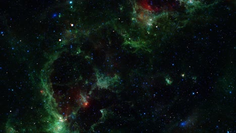 viaje espacial a las nebulosas del corazón y el alma en la constelación de cassiopeia. exploración del espacio exterior de la galaxia con una nube de polvo y gas del campo estelar en la constitación de cassiopea, cerca de la nebulosa del corazón.