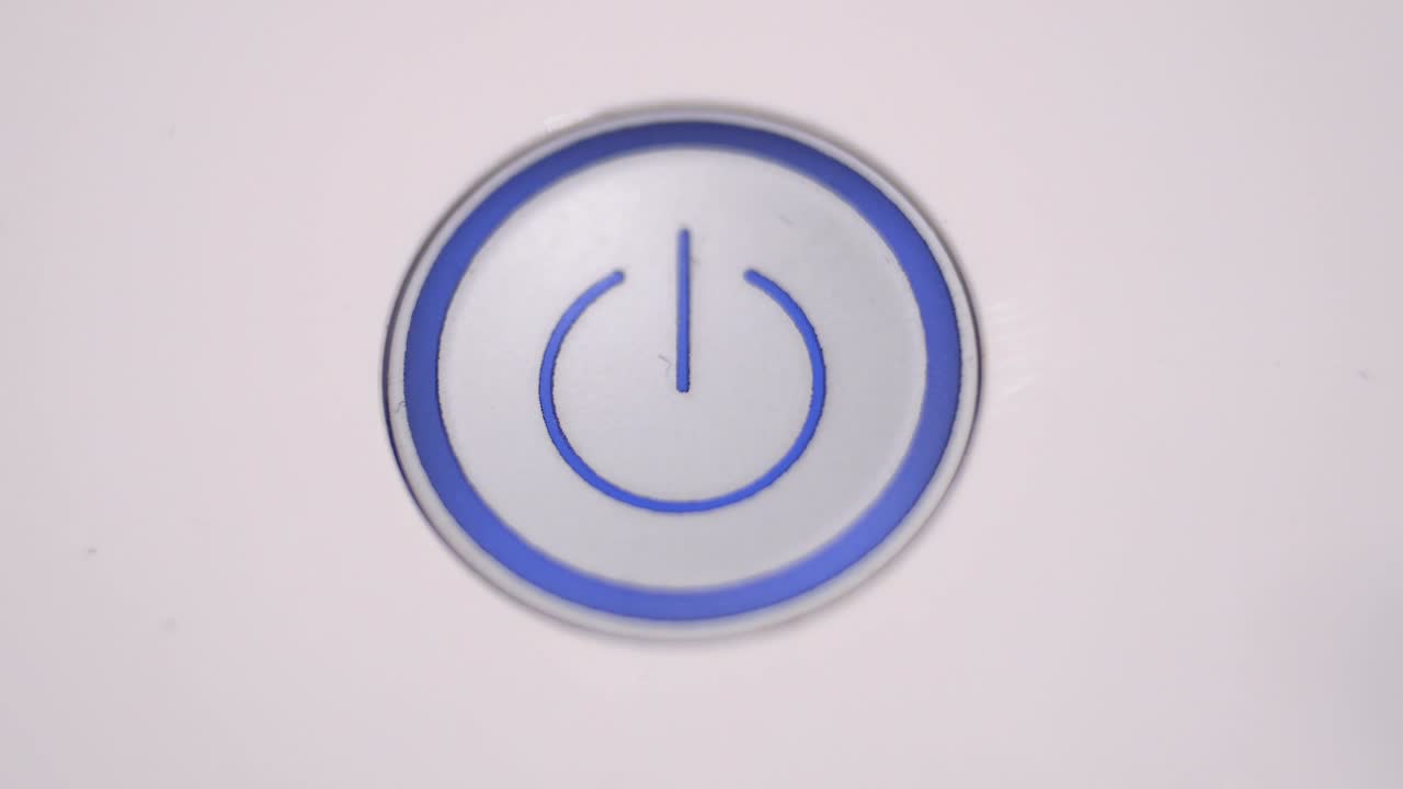 대기 상태에서 전원 버튼을 누르면 장치를 클로즈업으로 켜고 끄는 것입니다.