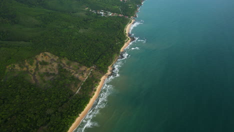 Drone-Que-Revela-La-Costa-De-La-Isla-Koh-Santa-Con-Kilómetros-De-Arena-Blanca-Tropical-Varado-En-Aguas-Cristalinas-Del-Océano-Tailandia-Paraíso-Del-Sudeste-Asiático