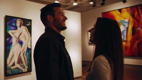 couple in art gallery