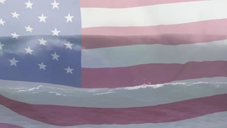 Digitale-Komposition-Der-Schwenkenden-US-Flagge-Gegen-Wellen-Im-Meer