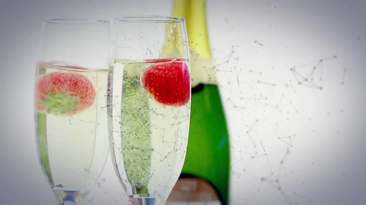 animación de fresas en vaso de champán y botella en blanco