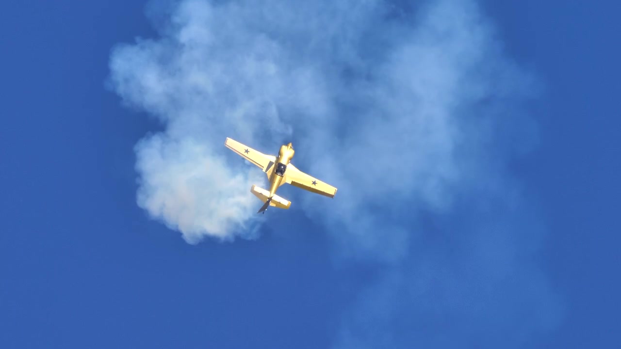 Biplane stunt gone wrong by Mudry CAP 230 at Thiene airshow