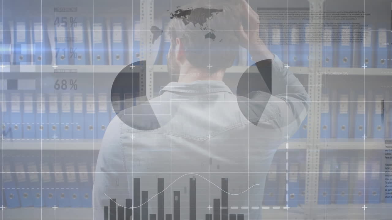 animación de procesamiento de datos en gráficos sobre hombre de negocios caucásico casual mirando archivos en los estantes