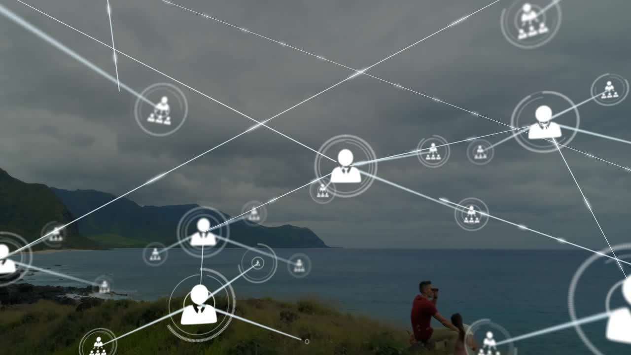 red de conexiones y animación de procesamiento de datos sobre personas cerca del océano