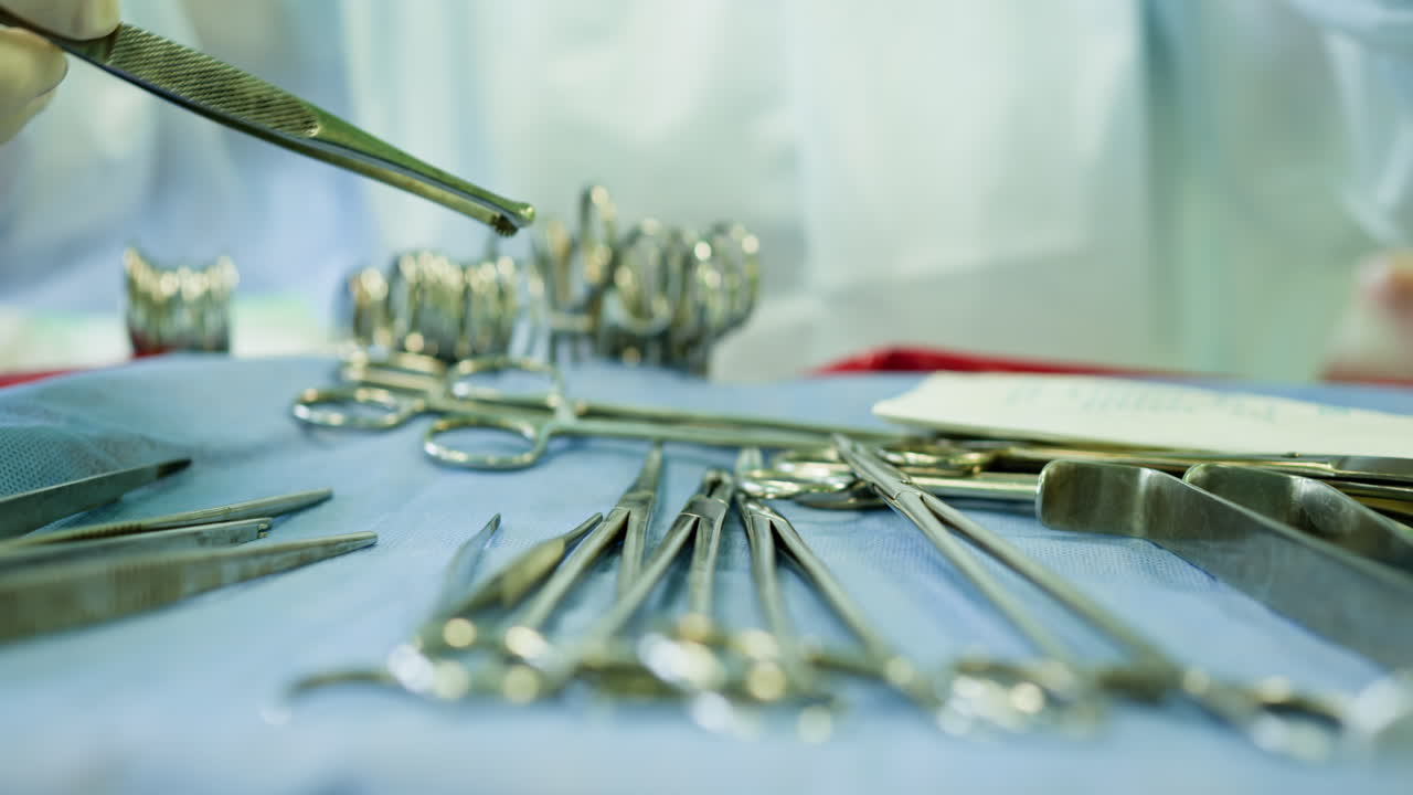 instrumentos y herramientas quirúrgicas