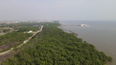 Centro-Recreativo-Bang-Pu,-Samut-Prakan,-Tailandia,-Un-Exitoso-Programa-De-Reforestación-Costera