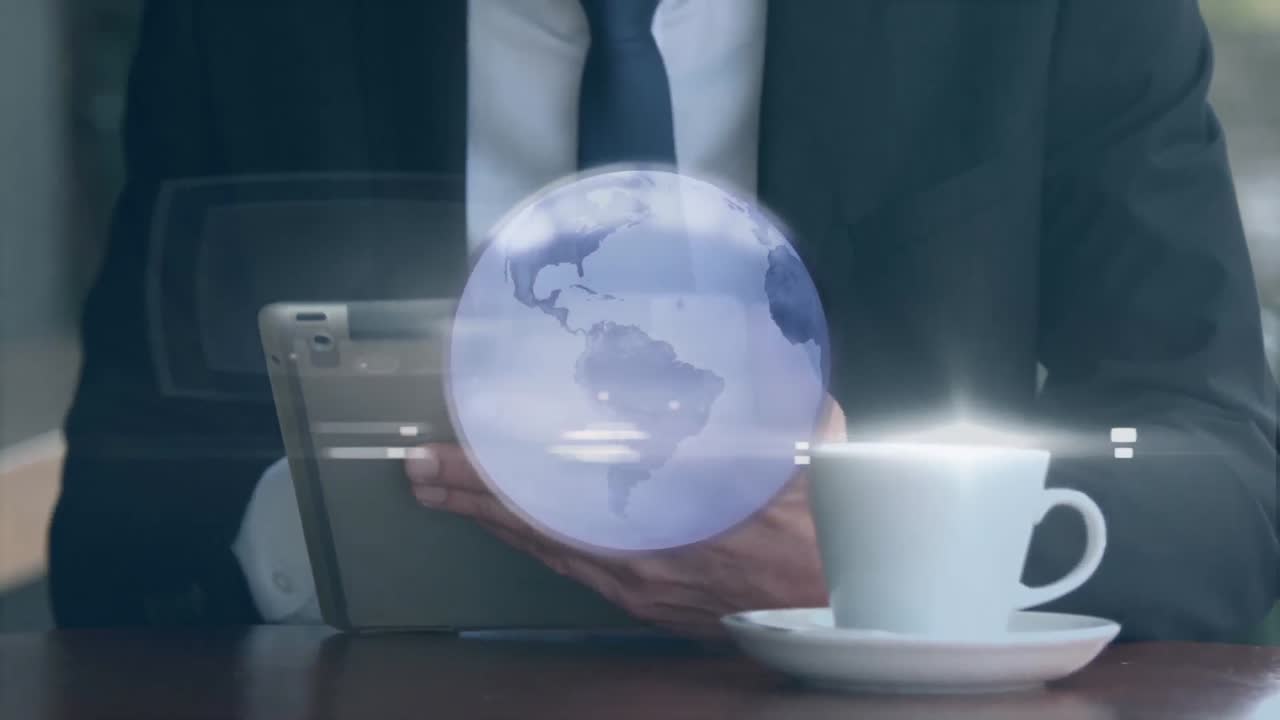 태블릿을 사용하여 커피를 마시는 사업가 위의 회색 지구의 애니메이션