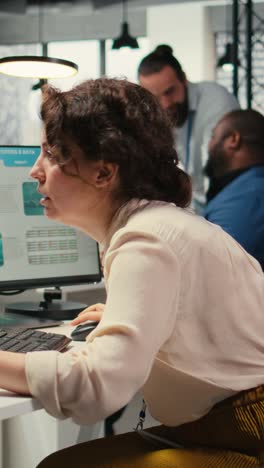 vertical video frustrated businesswoman struggling with a stock crash downtrend