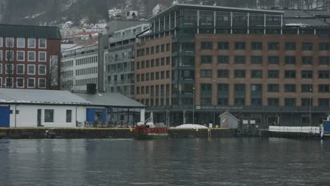 Beffen-Va-También-Al-Muelle-De-Bergen.