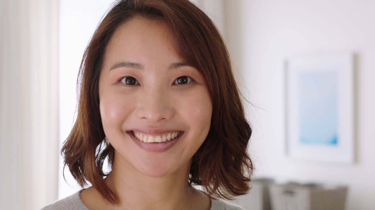 초상화 아름다운 아시아 여성 미소 행복한 느낌 긍정적 자신감 여성 아름다움 4k 영상