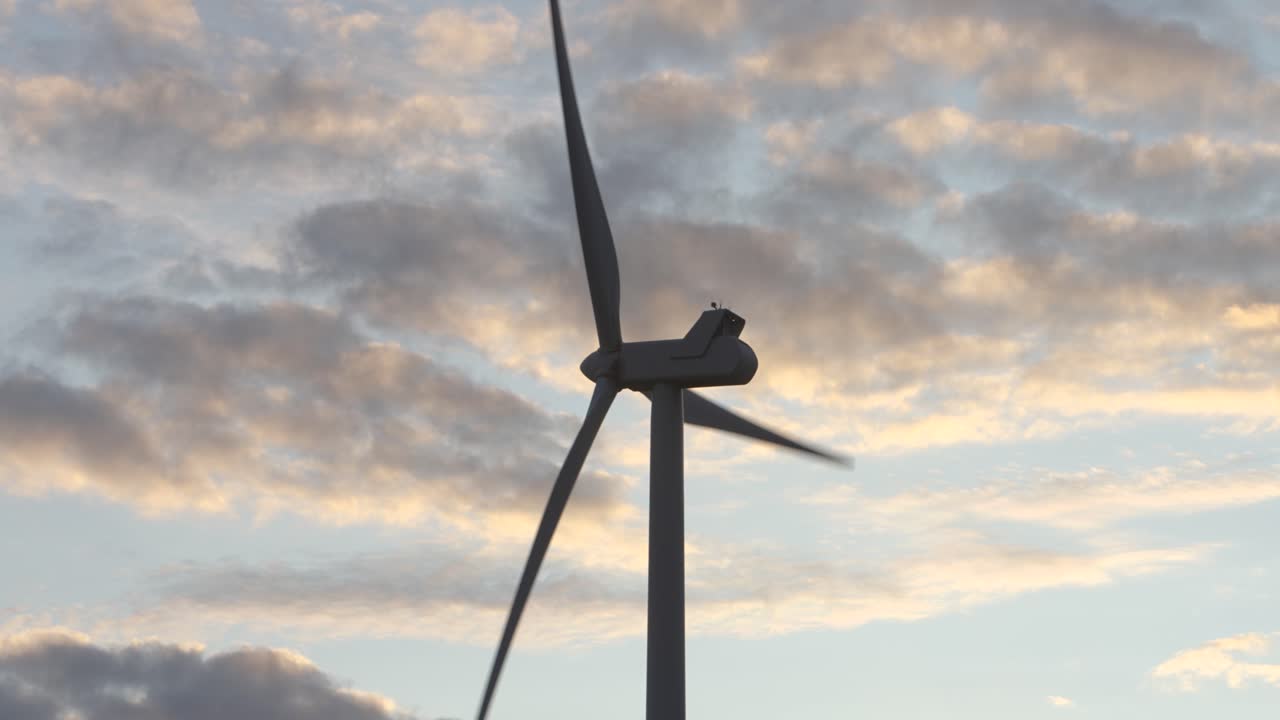 풍차, 구름 배경에 가까이