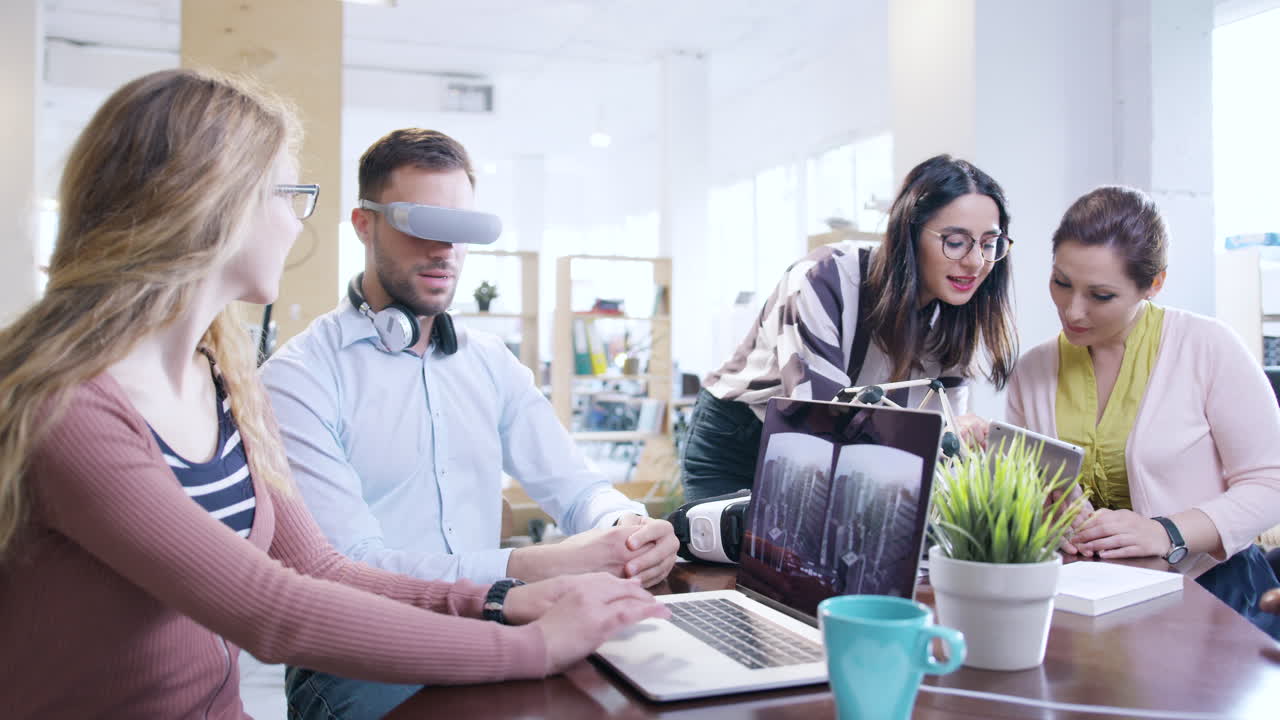 equipo de lluvia de ideas de realidad virtual