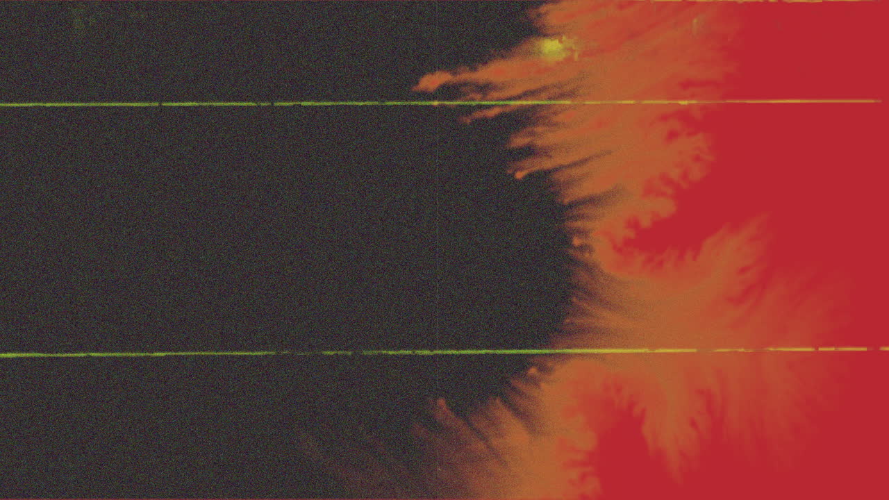 textura grunge oscura con salpicaduras rojas y negras y efecto de ruido