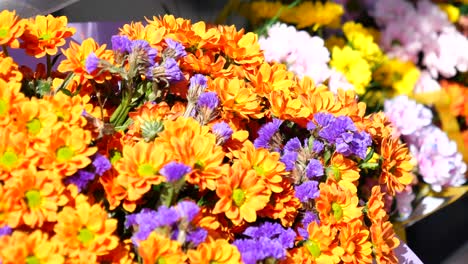 un ramo de flores vibrante