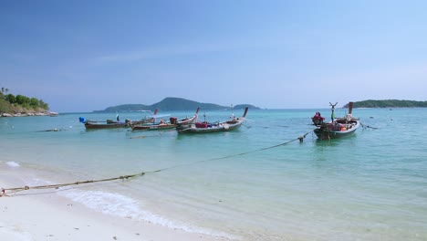 Fischerboot-Vor-Der-Küste-Von-Phuket-Ocean-Thailand