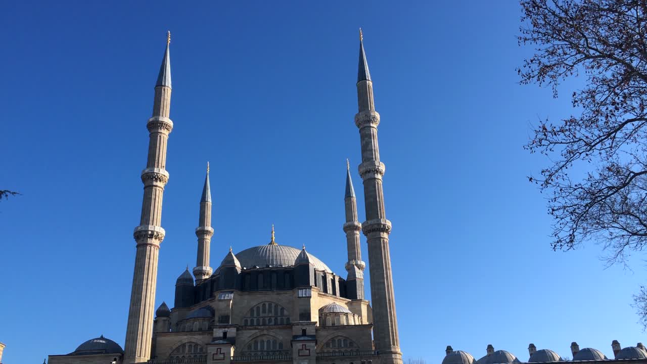la histórica mezquita de selimiye en edirne