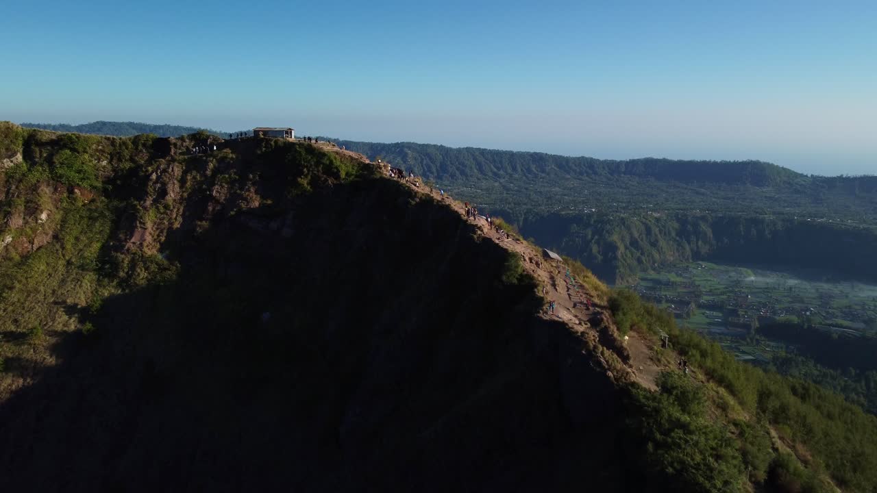 마운트 바투르 (mount batur) 는 해가 뜨는 순간