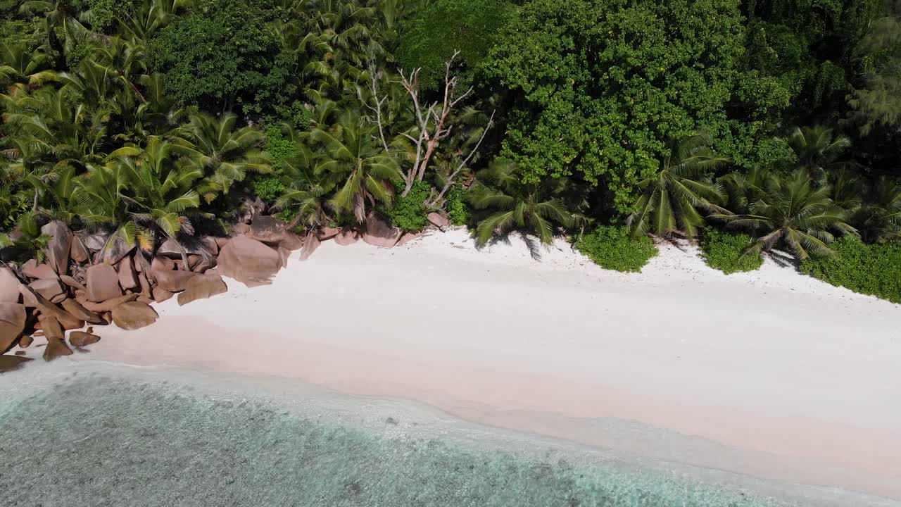 donde la tierra se encuentra con el mar