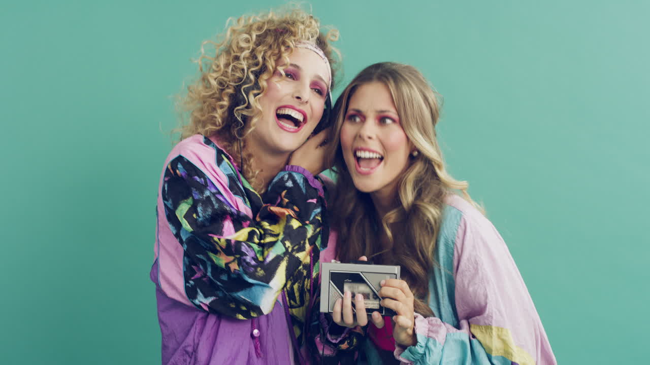 la canción del tema de los años 80