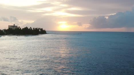 Laguna-Azul-Playa-De-Arena-Blanca-Paisaje-De-Maldivas-Atolón-Agua-Turquesa-Del-Océano-índico