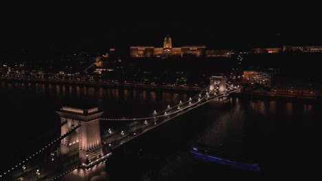 Szechenyi-Chain-Bridge-at-Night