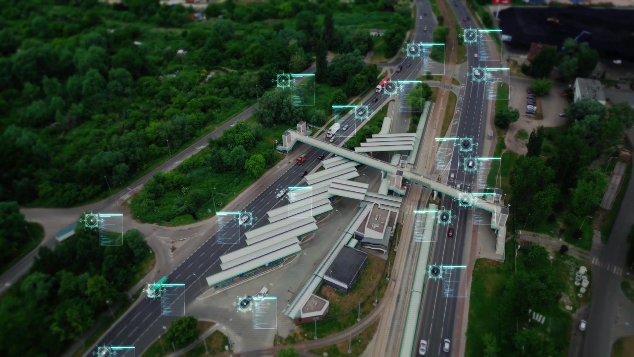 Vista Aérea de Sistema de Monitoramento de Tráfego com Sobreposições de Dados Digitais