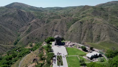 vídeo de drones de alta definición de 4k del antiguo templo garni en armenia