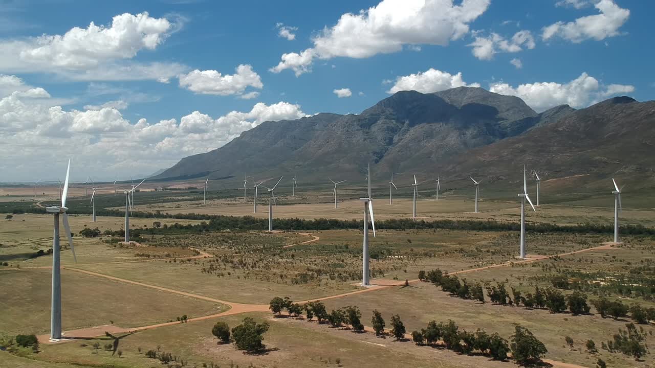 aerogeneradores parados sin viento