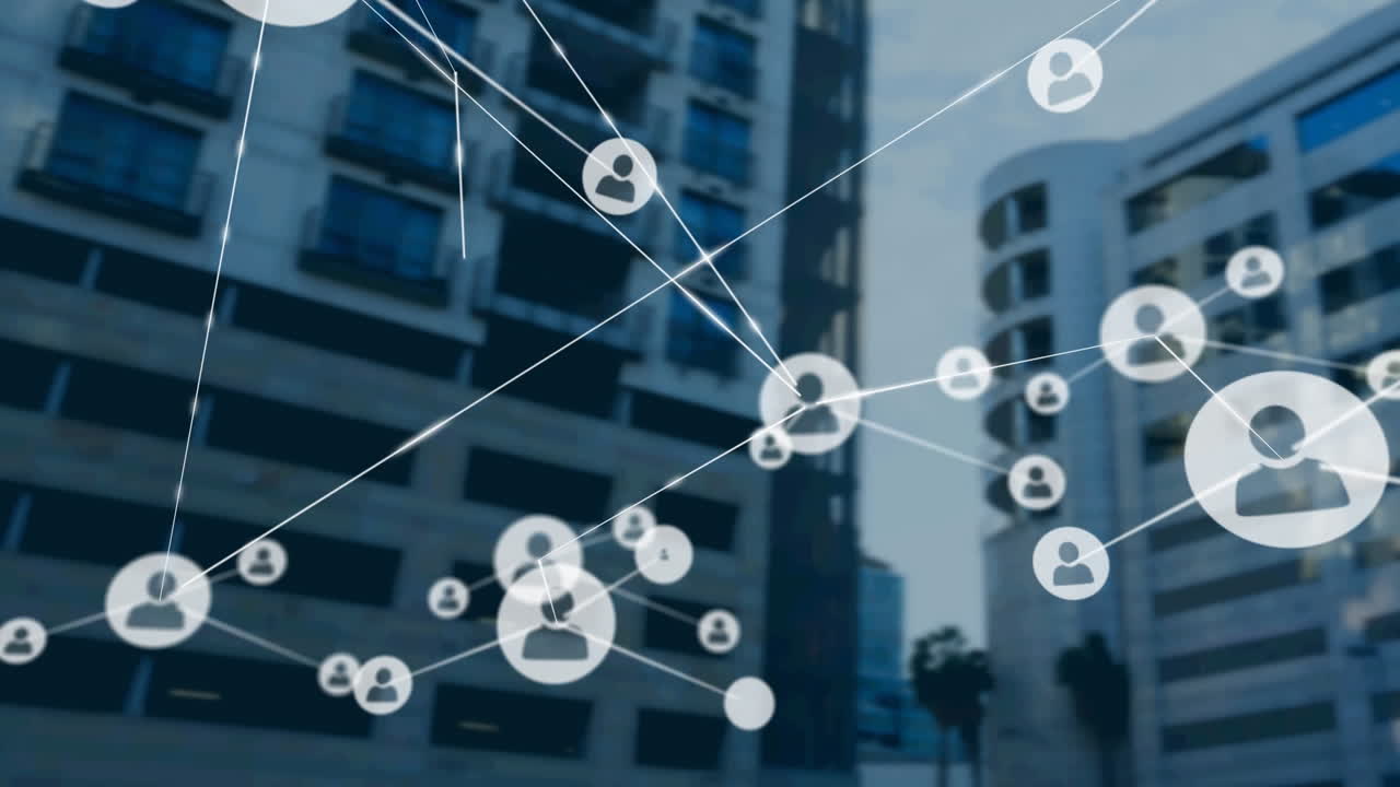Animación de red de conexiones con iconos sobre un edificio moderno