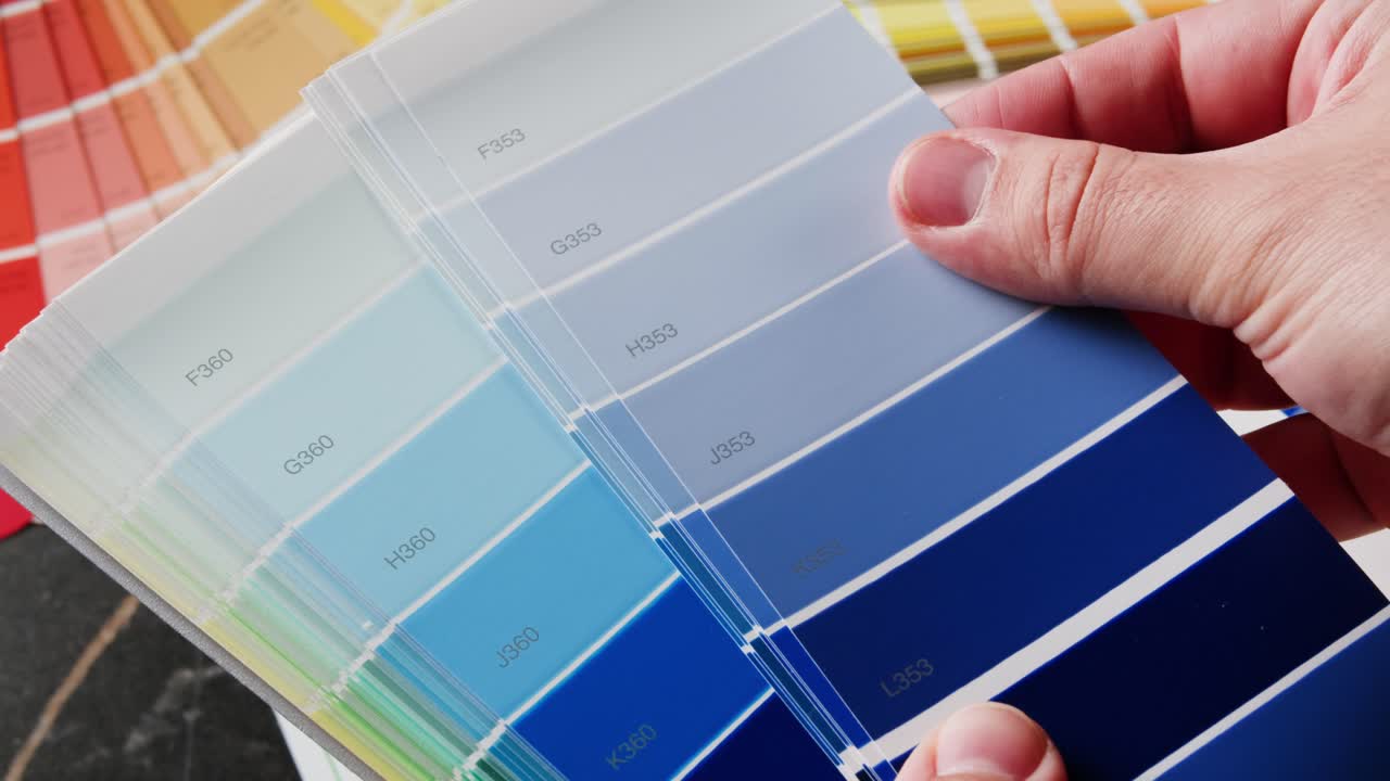 muestras de pintura y selección de colores