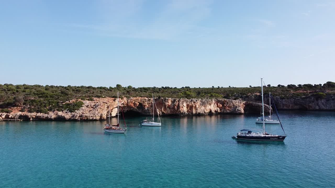 voo sobre os navios na costa