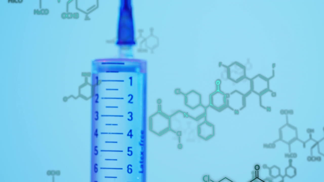 анимация обработки научных данных над шприцом