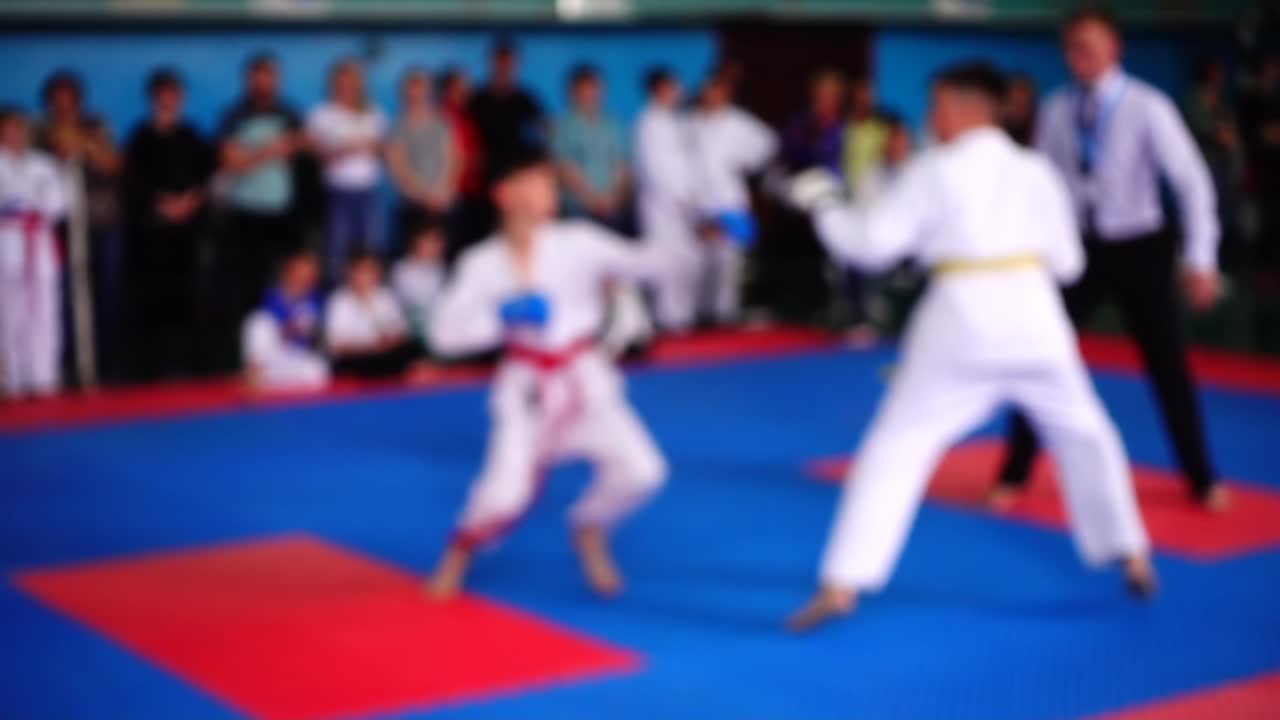 Karatekonkurrencer. Uskarpt. Slowmotion