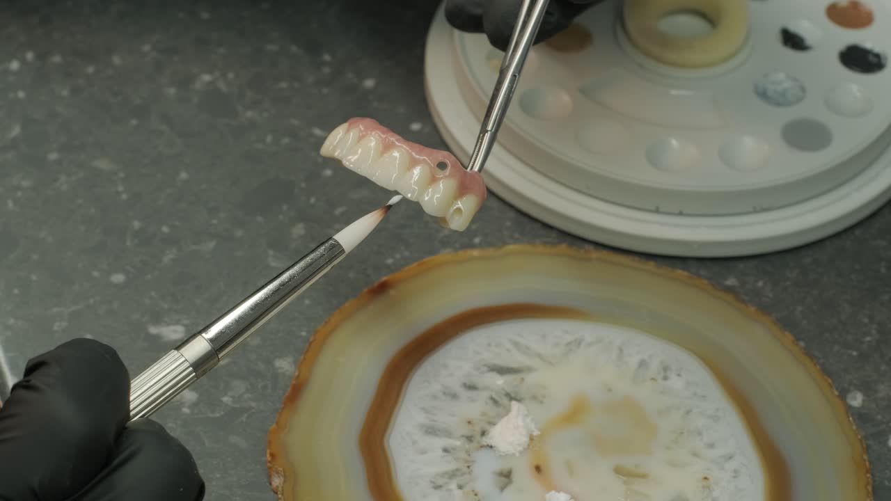 proceso de fabricación de coronas y chapas de zirconia