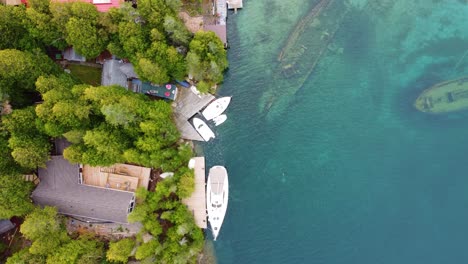 Sweepstakes-Shipwreck-on-the-bottom-of-Big-Tub-Harbor,-Georgian-Bay