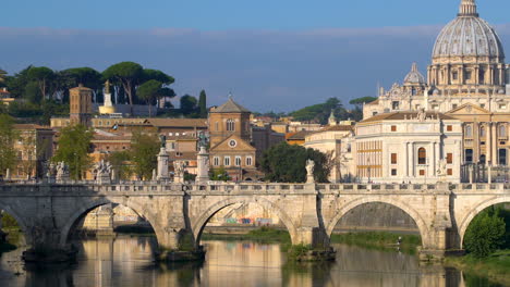 Horizonte-De-Roma-Con-La-Basílica-De-San-Pedro-Del-Vaticano