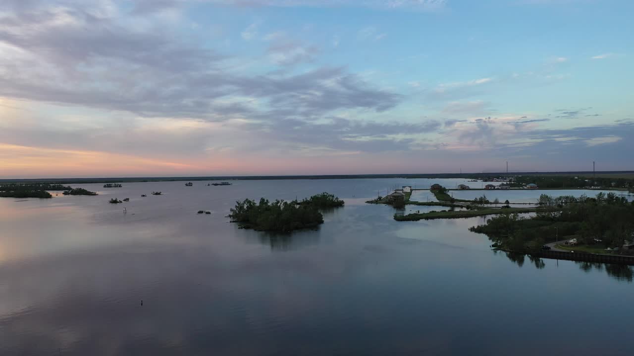 Alba sul bayou Des Allemands in Louisiana
