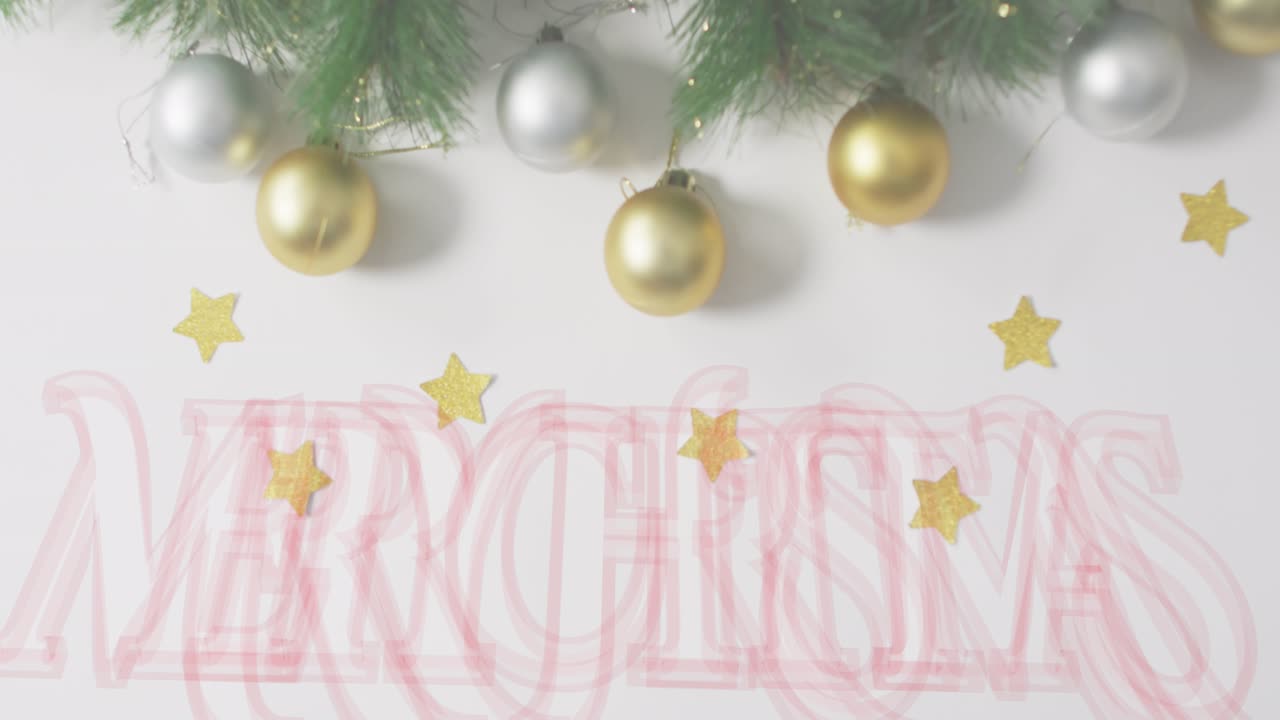 Video festivo que muestra decoraciones navideñas con un ambiente de celebración