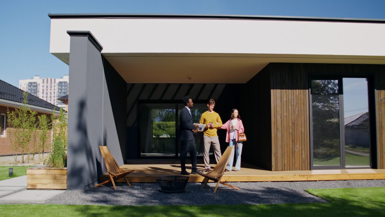 Real Estate Showing - Modern Home