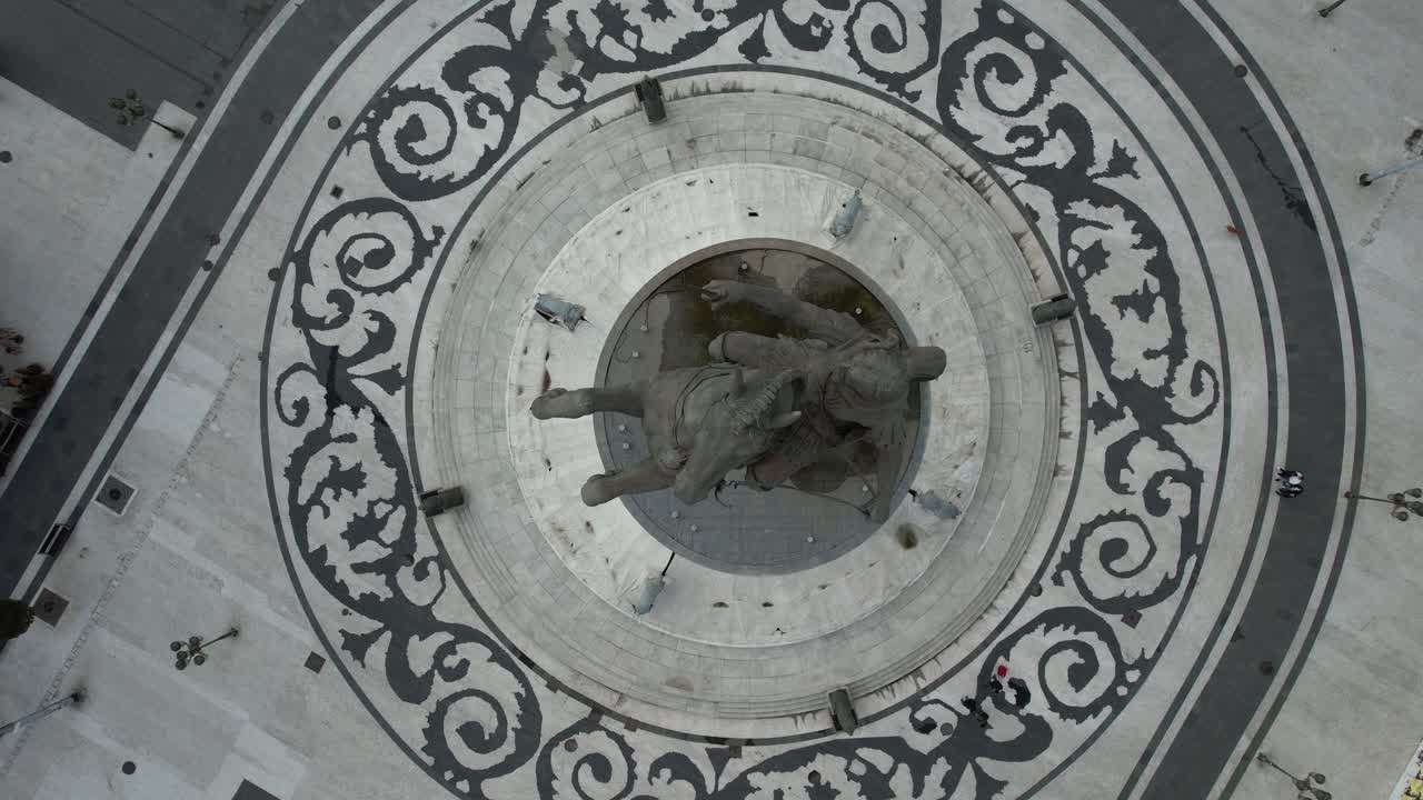 guerrero en un caballo vista desde arriba