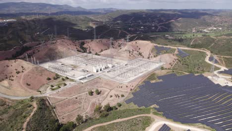 planta de electricidad en órbita aérea, produce energía libre de carbono con paneles solares