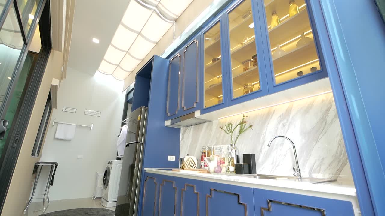 식료품 저장실 및 세탁실 장식 연습