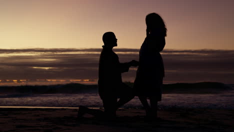 Love,-silhouette-and-couple-on-a-beach