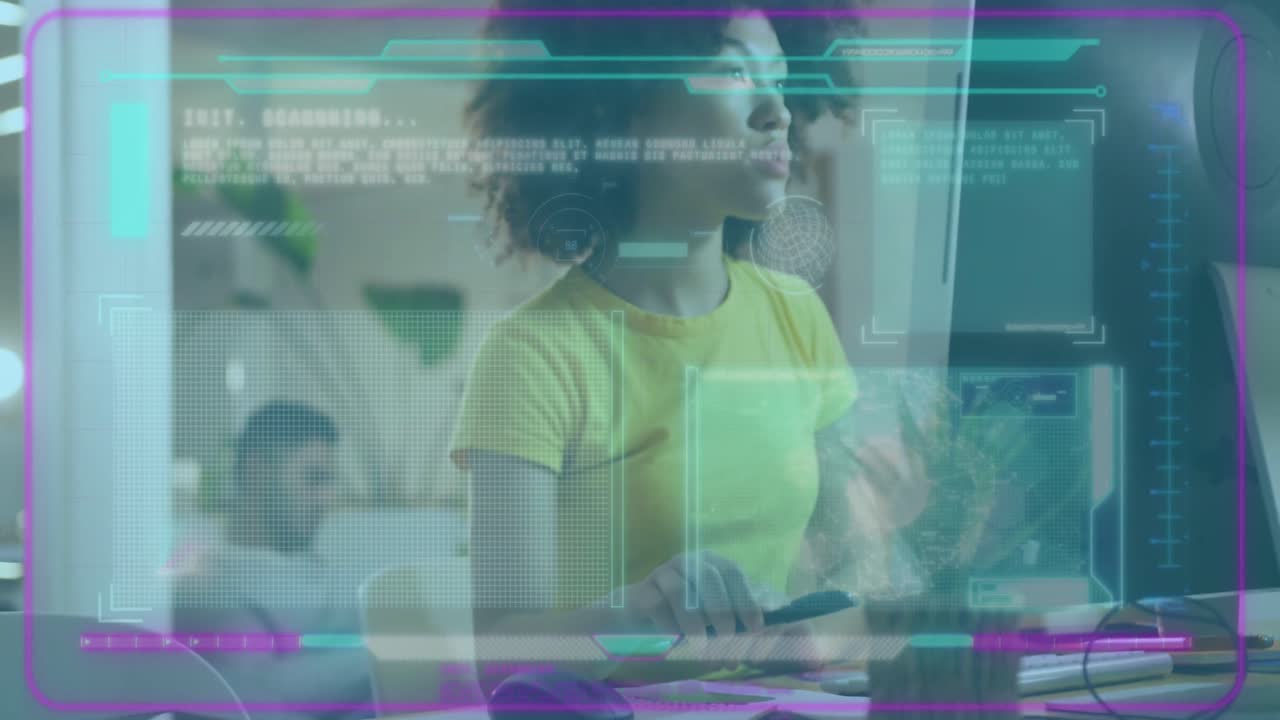 animation der datenverarbeitung über geschäftsmann, der im büro arbeitet