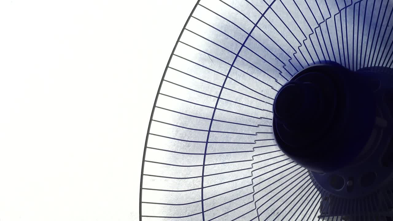 Optagelse af ventilatorblade. Ventilatorens funktion.